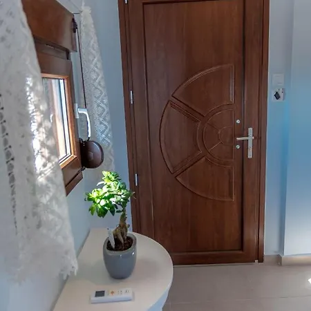 Dimi Seafront By Pro Services - * Неа-Муданья