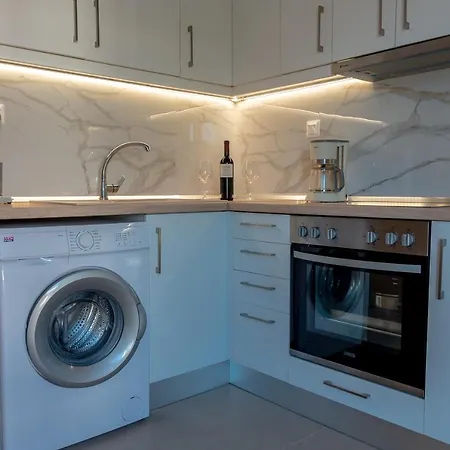 Dimi Seafront By Pro Services - アパート