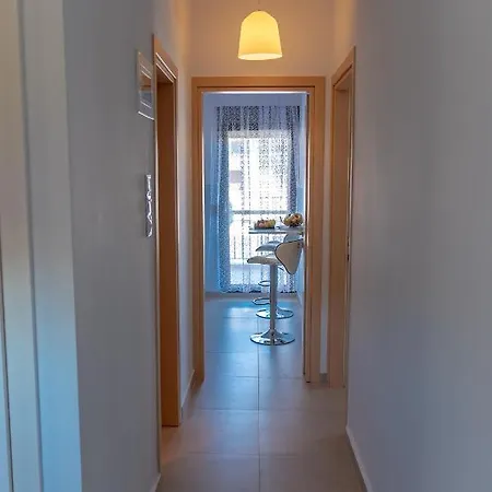 アパート Dimi Seafront By Pro Services - ネア・ムダニア