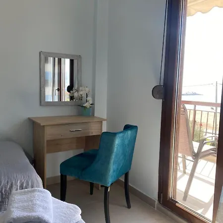 Dimi Seafront By Pro Services - ネア・ムダニア